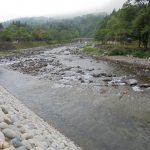 荘川の里堤防上流